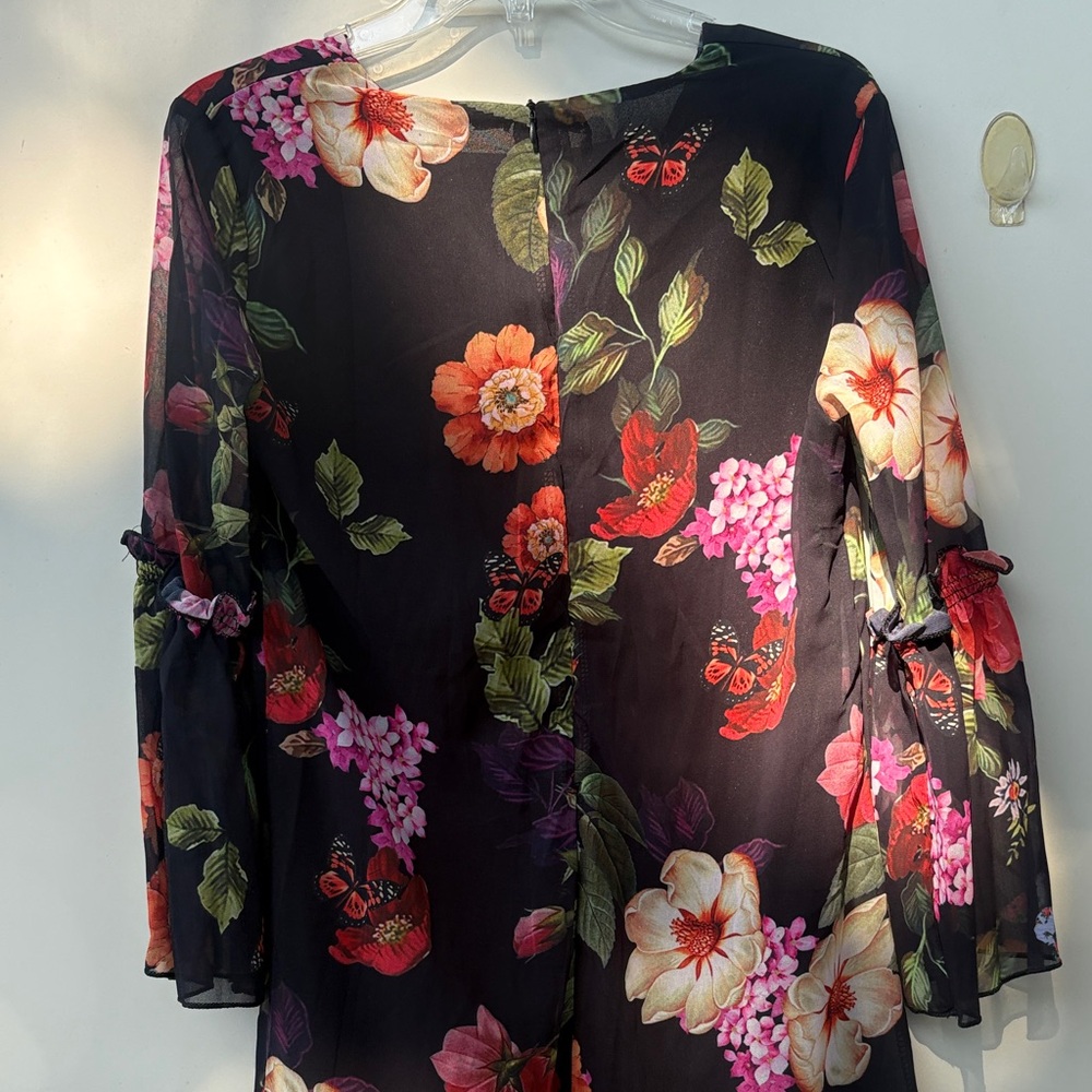 Floral V-Neck Black Floral Tunic Top - Picture 3 of 4